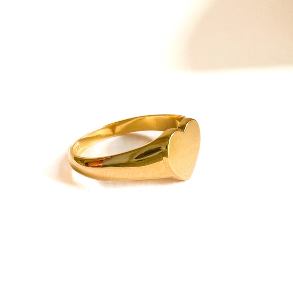 14k Solid Gold Heart Signet Ring - Picture 2 of 8